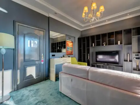 Hotel Astoria - Photo 2