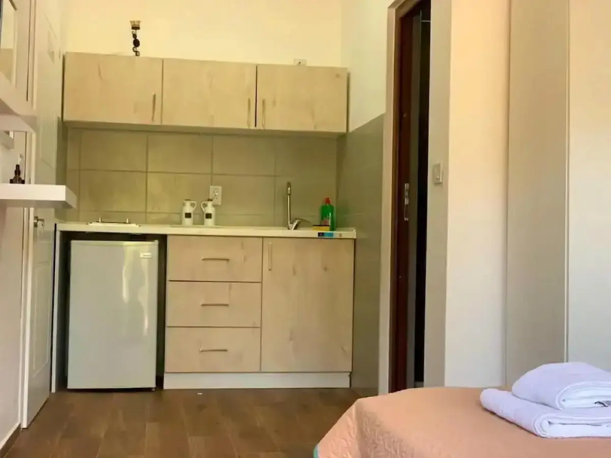 Room-cozy Studio With Terrace- Street vi