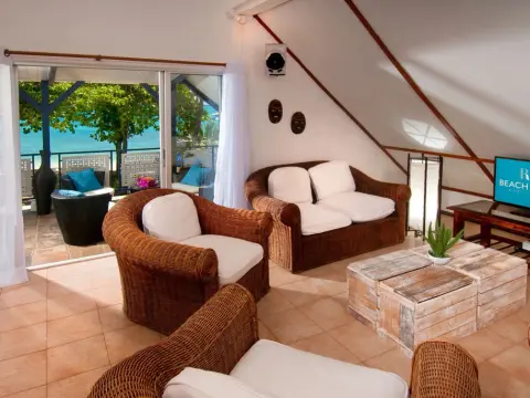 R Beach Club - Photo 3