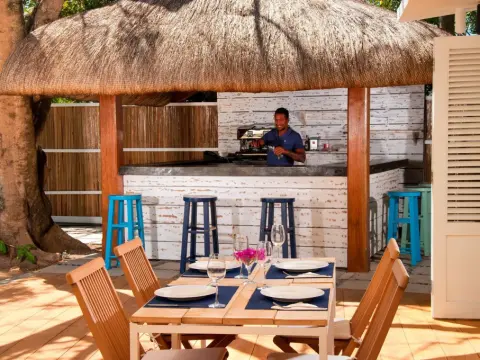 R Beach Club - Photo 4