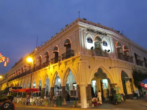 Best Western Plus Hotel Ceballos - Photo 1