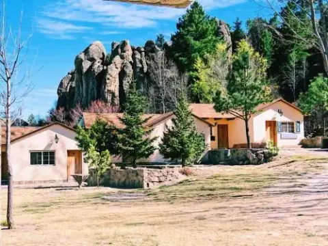 Cabanas Montebello Inn - Photo 2