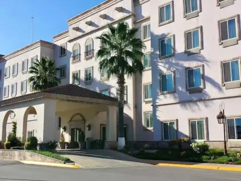 DoubleTree Suites by Hilton Saltillo - Photo 1