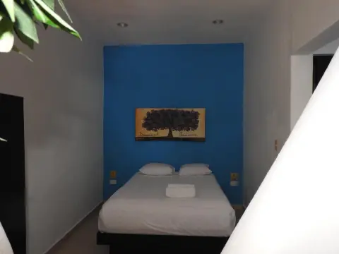 Easy Hotel - Photo 2