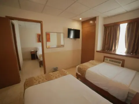 El Regio Hotel - Photo 4