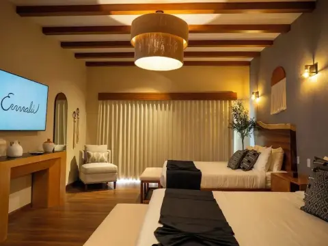 Emmalu Hotel Boutique - Photo 2