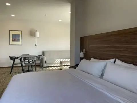 Holiday Inn Express Guaymas - Photo 4