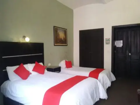 Hotel 304 - Photo 3