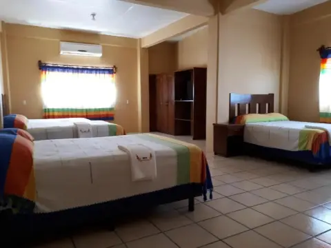 Hotel Alebrijes - Photo 3