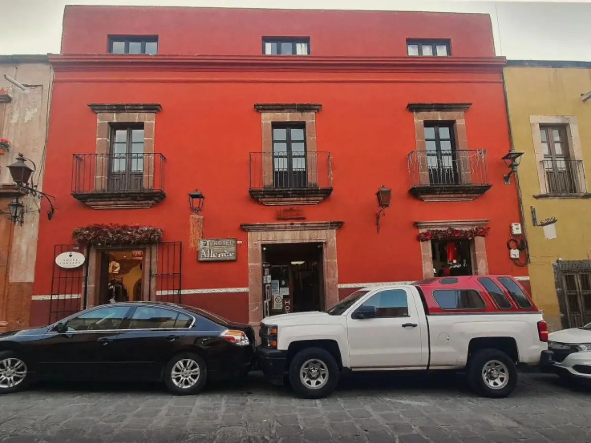 Hotel Allende