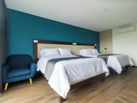 Hotel Balcón del Parque - Photo 2