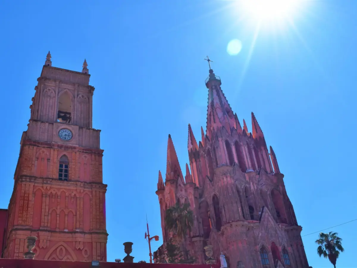 Hotel Bouquet (Adults Only)