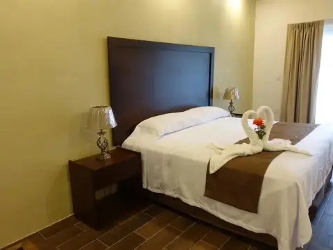 Hotel Camponuevo - Photo 2