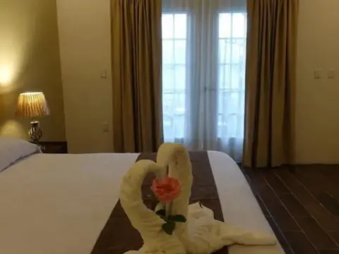 Hotel Camponuevo - Photo 4