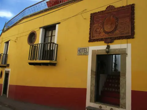 Hotel Casa Sangre de Cristo - Photo 1