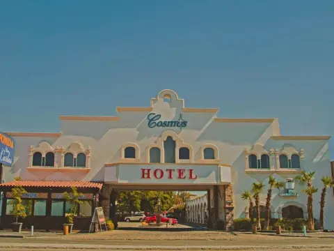 Hotel Cosmos Don Carlos - Photo 1