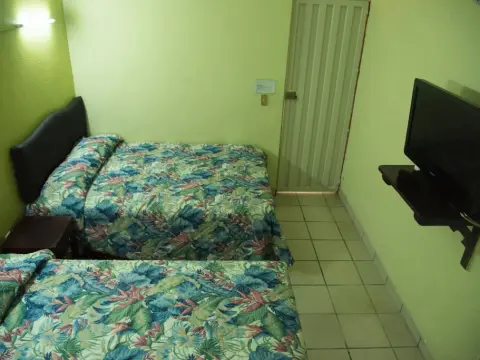 Hotel Esperanza - Photo 4