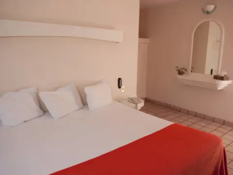 Hotel Hacienda Del Rio - Photo 2