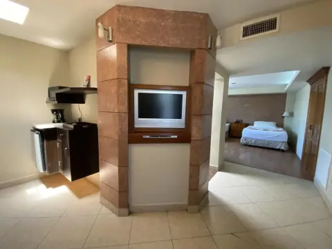 Hotel Hacienda del Viejo - Photo 2