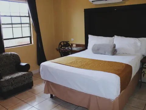 Hotel Hacienda del Viejo - Photo 4