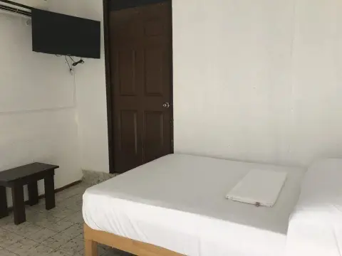 Hotel Karoline - Photo 2