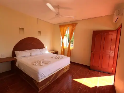 Hotel La Gloria - Photo 2