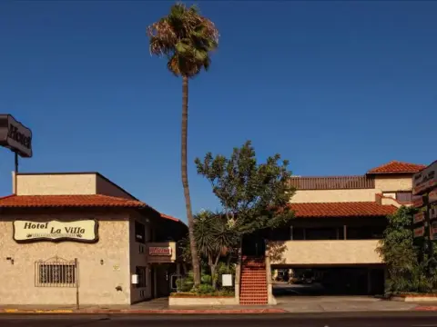 Hotel La Villa de Zaragoza - Photo 1