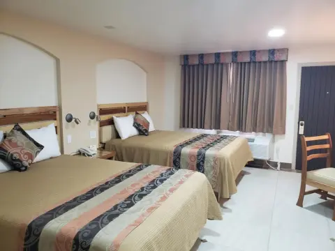 Hotel La Villa de Zaragoza - Photo 3