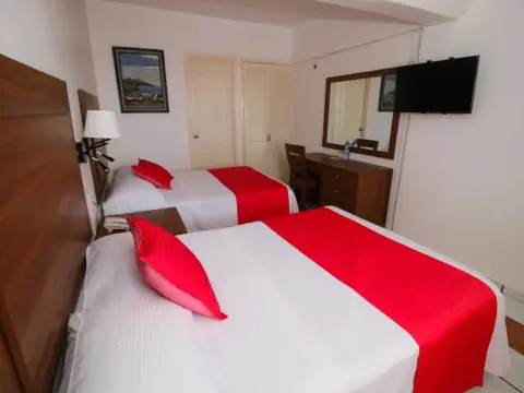 Hotel Marbella - Photo 4