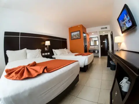 Hotel Oliba - Photo 4