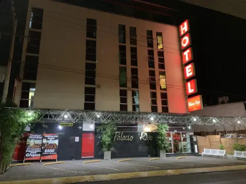 Hotel Palacio Rojo - Photo 1
