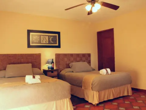 Hotel Parador Vernal - Photo 2