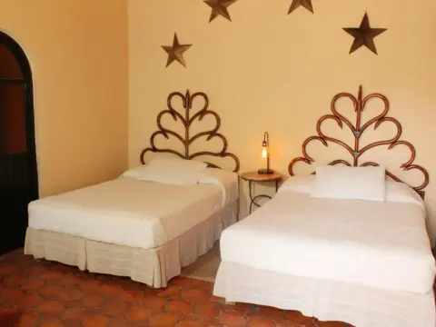 Hotel Parador Vernal - Photo 4