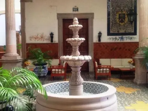 Hotel Paris - Photo 2
