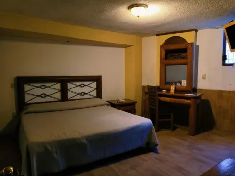 Hotel Posada Tolosa - Photo 3