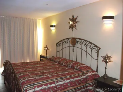 Hotel Pueblito Inn - Photo 2