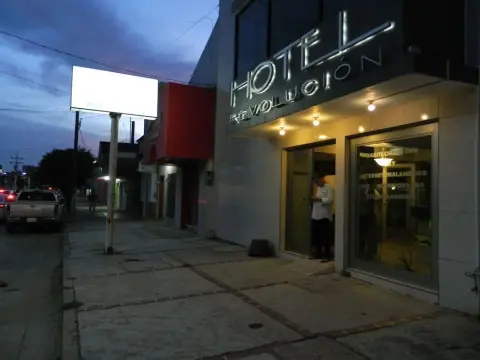 Hotel Revolucion - Photo 1