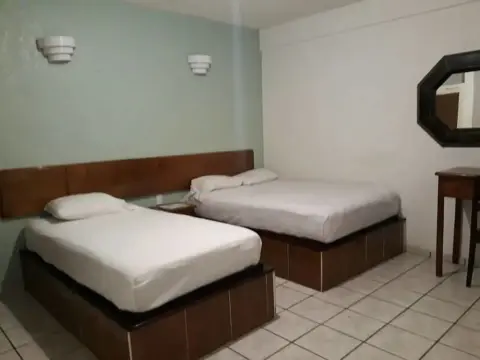 Hotel Revolucion - Photo 3