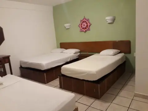 Hotel Revolucion - Photo 4