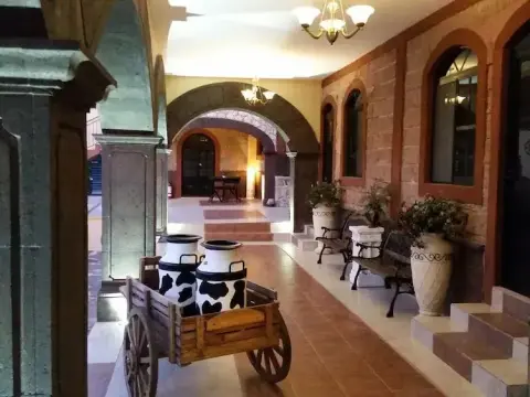 Hotel Villa Bernal - Photo 2