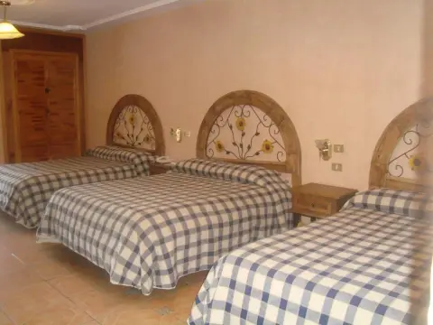 Hotel Villa Manzanares - Photo 4