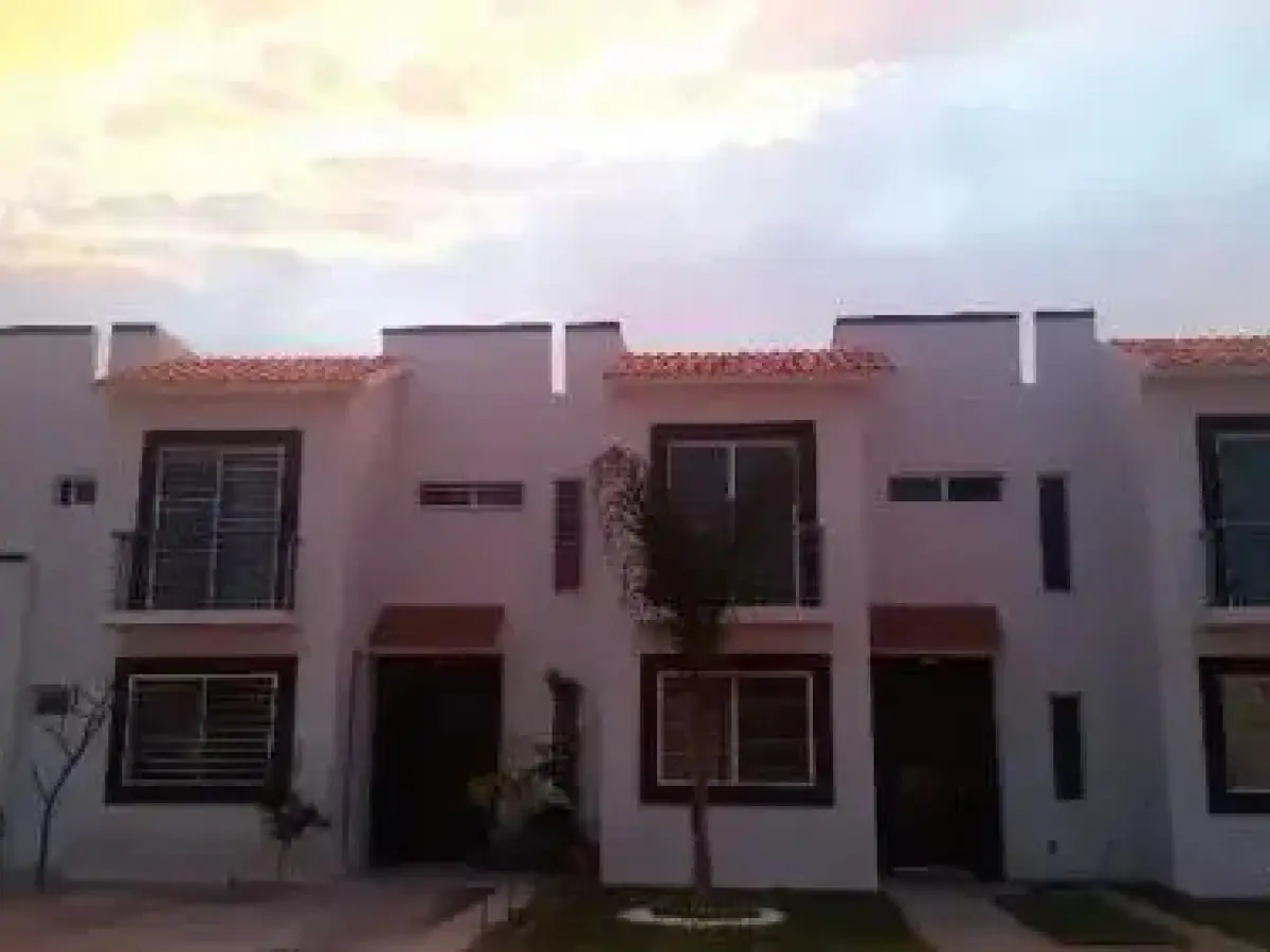 Kenzi House Zona Industrial