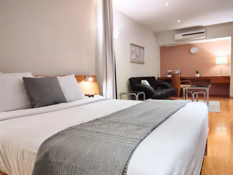 Lombardo Suites - Photo 4