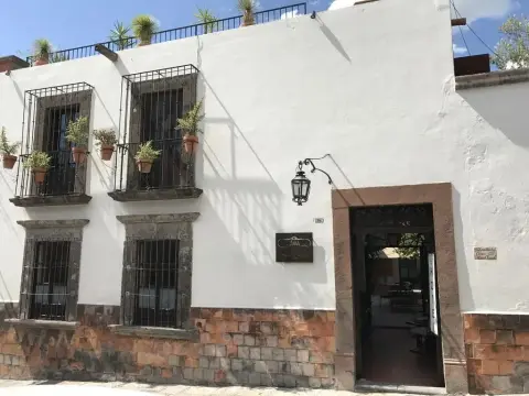 Los Agaves Hotel - Photo 1