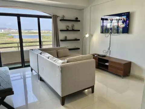 Marina del Rey Beach Club - Photo 2