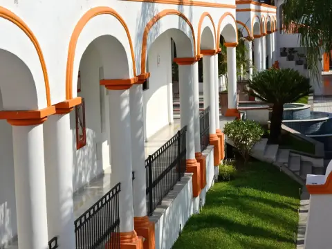 Mision Colima - Photo 1