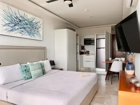 One Paralia by Andiani Travel - Photo 3