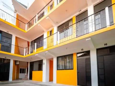 Oyo Hotel D Leon - Photo 1