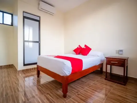 Oyo Hotel D Leon - Photo 4