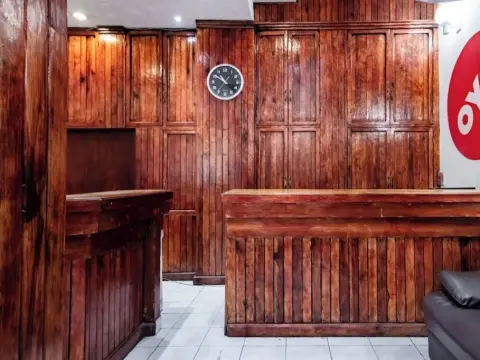 Oyo Hotel Halley - Photo 2